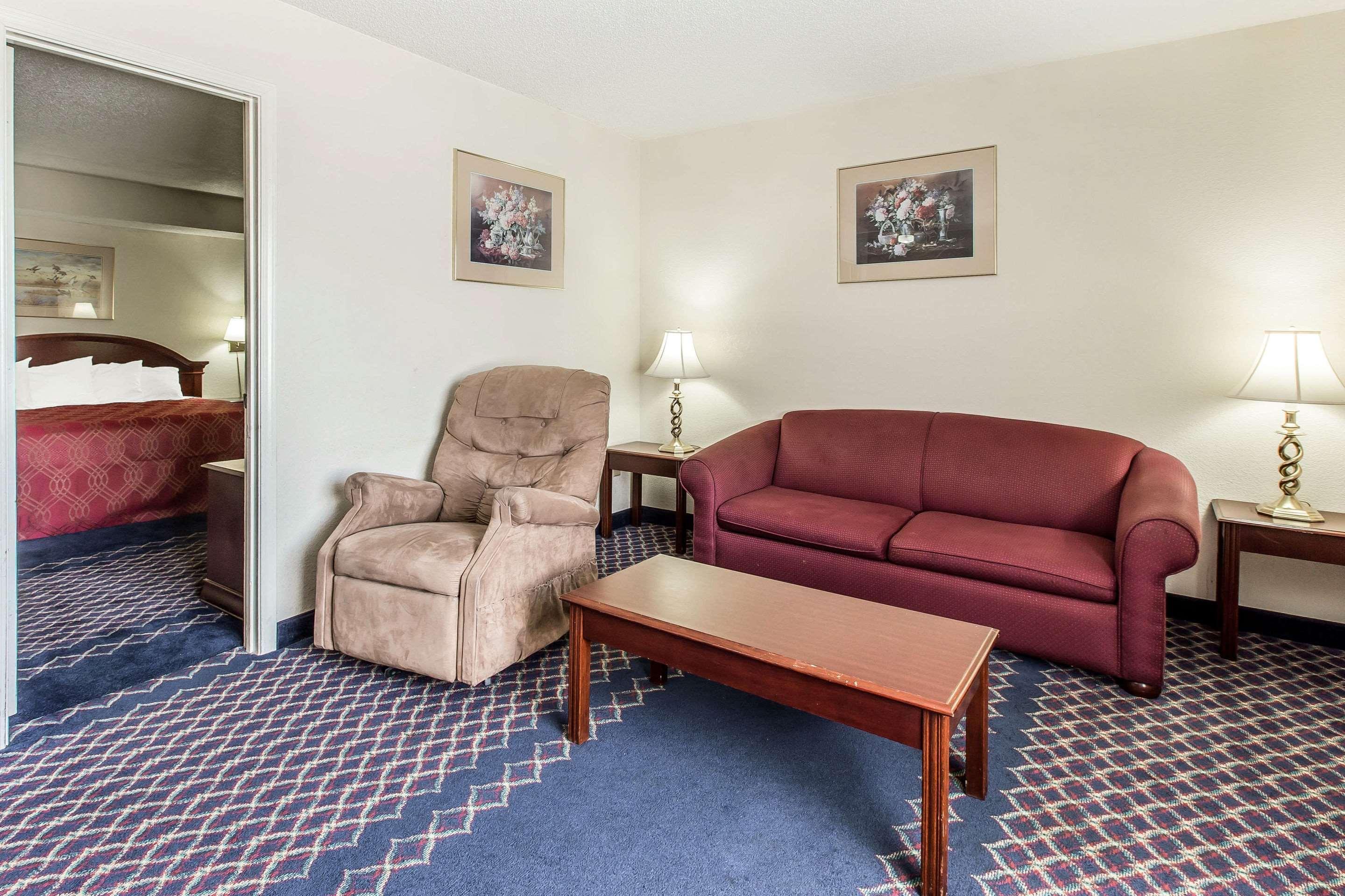 Econo Lodge Thomaston Exterior photo