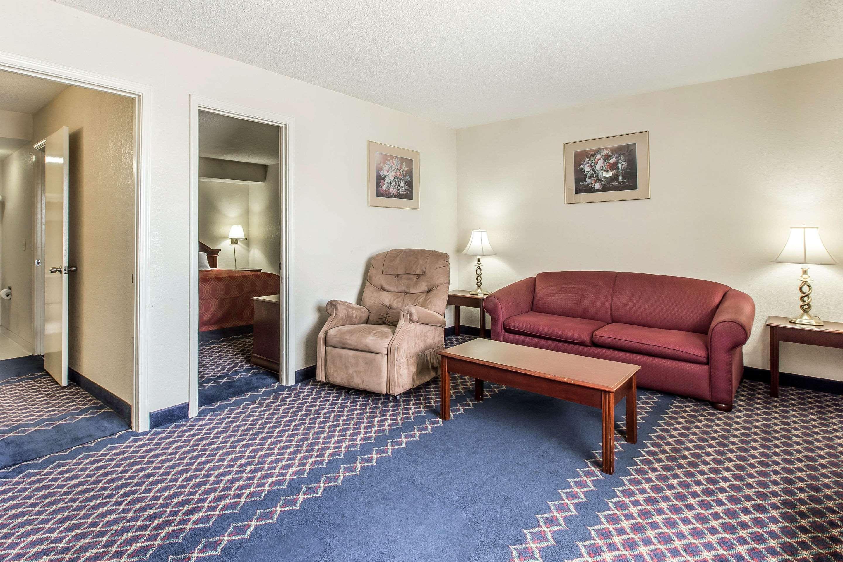 Econo Lodge Thomaston Exterior photo
